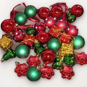 Set Of 33 Green & Red Shatter Proof‎ Plastic Styrofoam Mini Christmas Ornaments